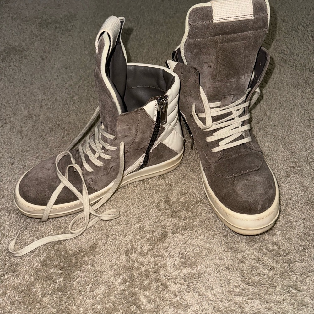 Rick Owens Gray Suede High-Top Sneakers with Cream Accents - Picture 7 of 11